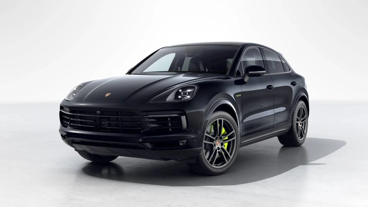 2023 Porsche Cayenne Platinum Edition E-Hybrid's photo
