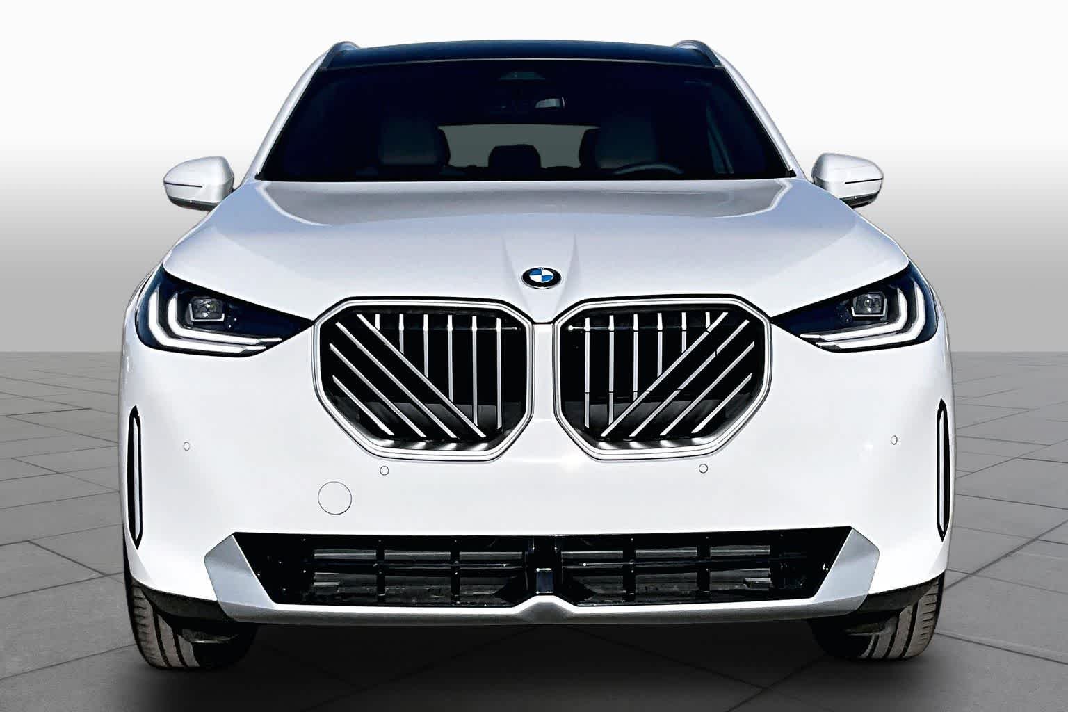 New 2026 Alpine White BMW 30 xDrive image 3