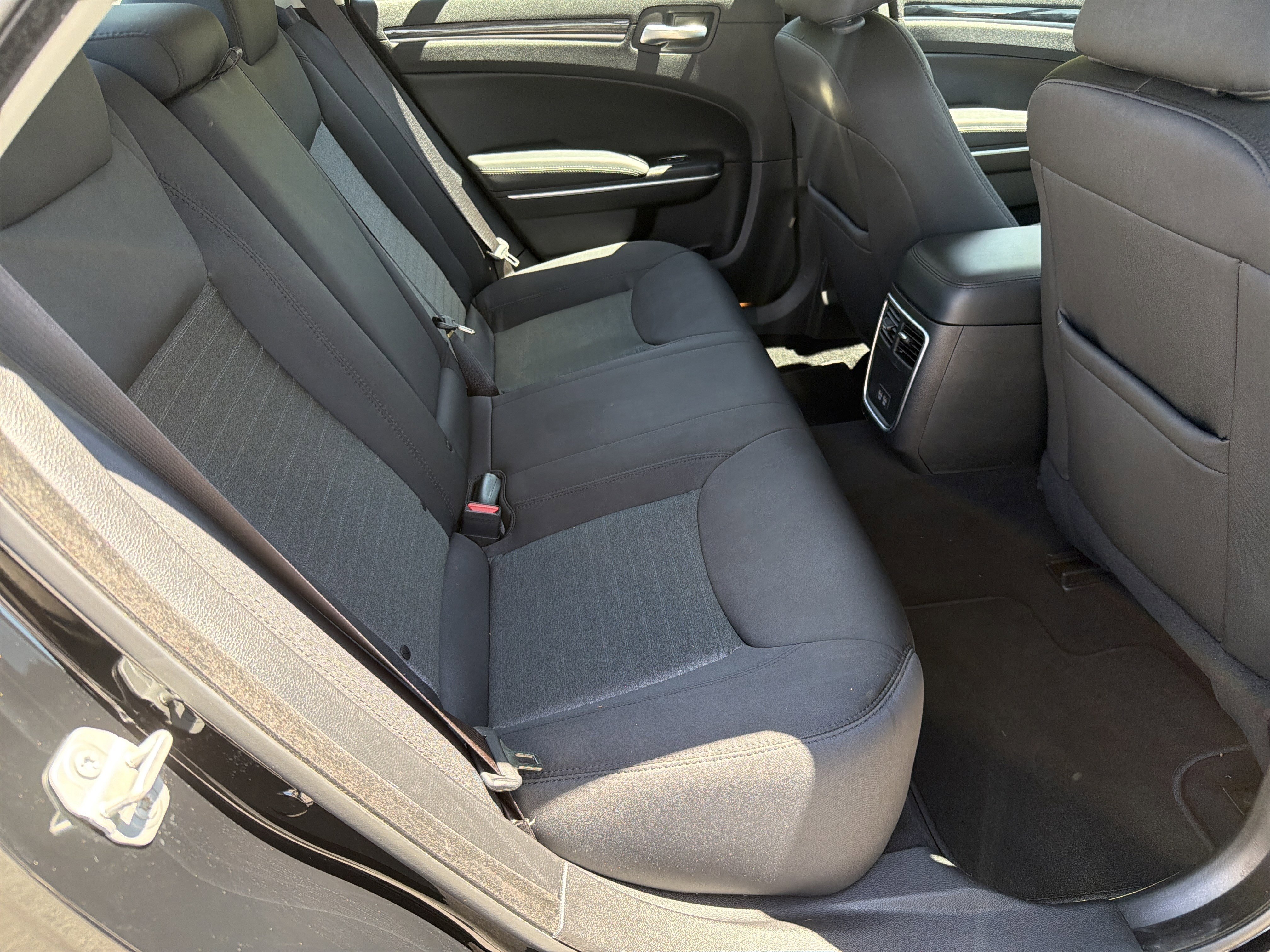 2022 Chrysler 300 Touring - Photo 16