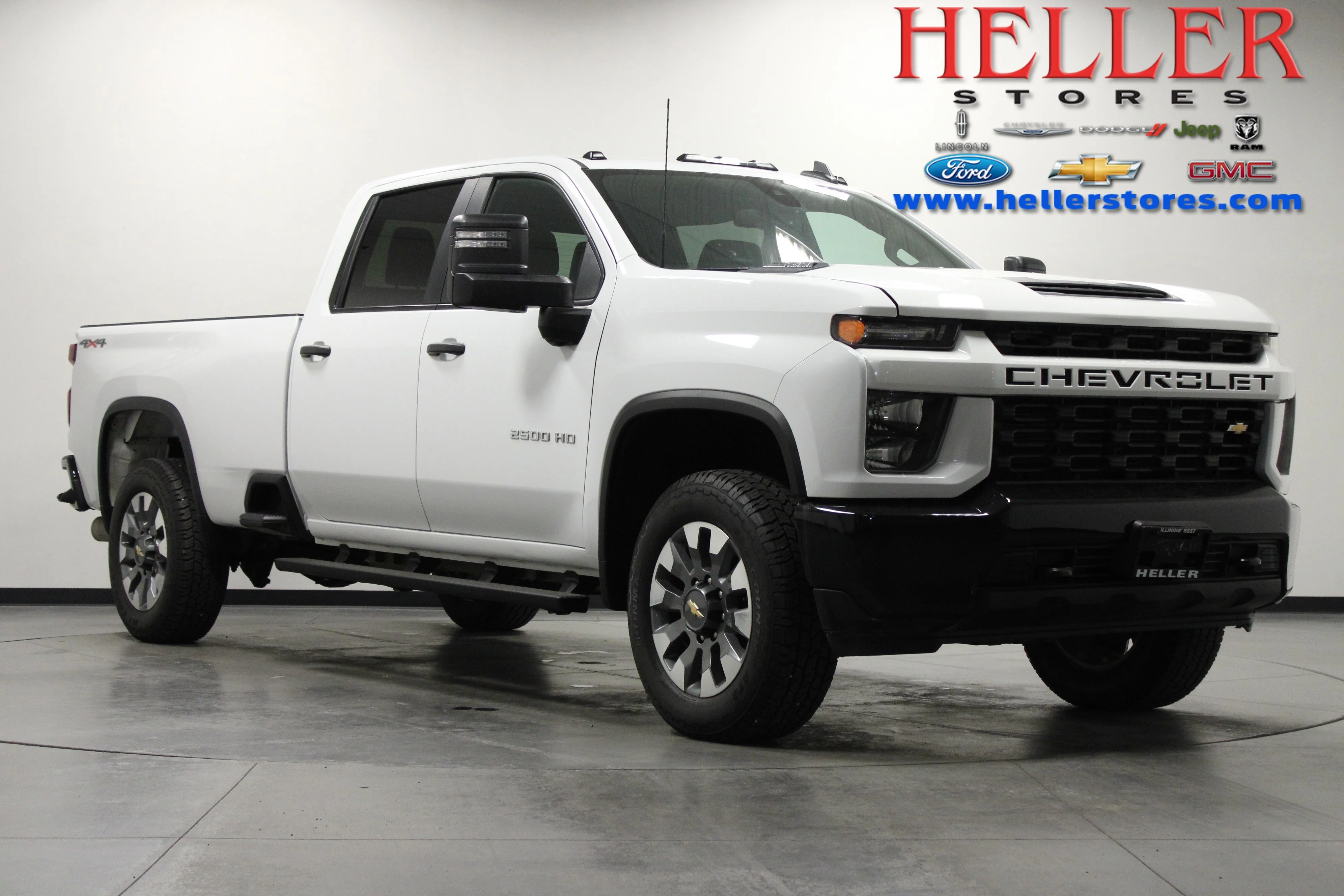 Used 2022 Summit White Chevrolet Custom image 1