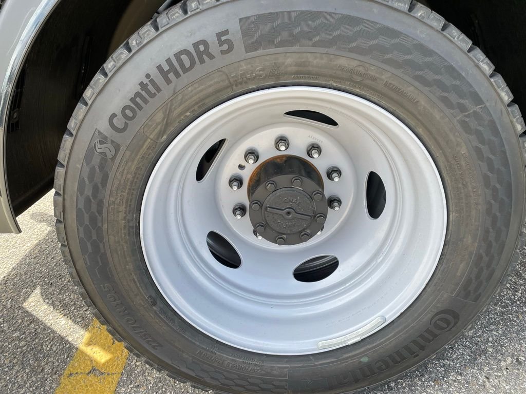 New 2026 Oxford White Ford F-550® XL image 7