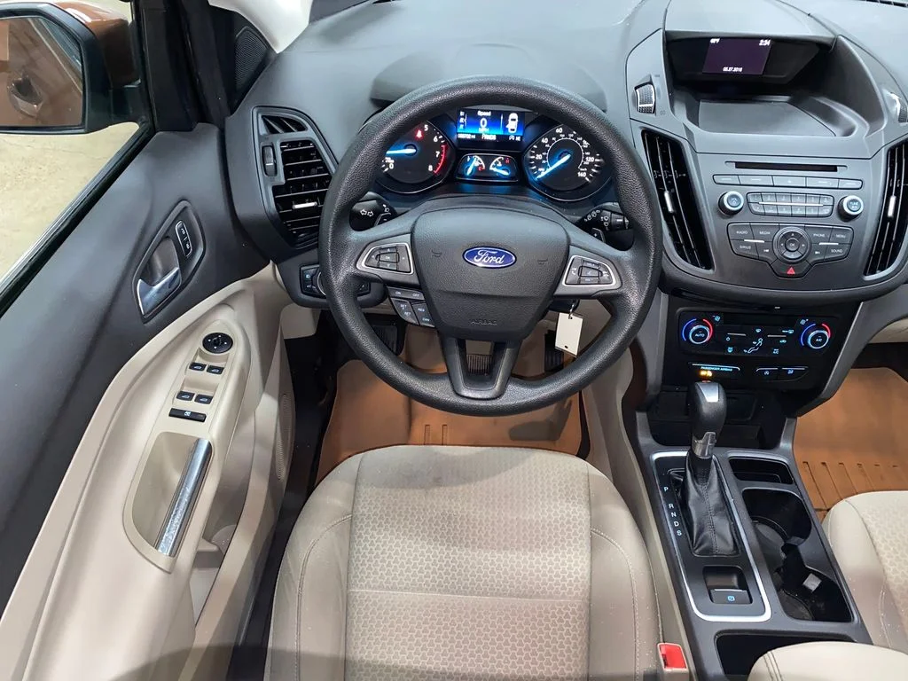 Used 2017 Red Ford SE image 25