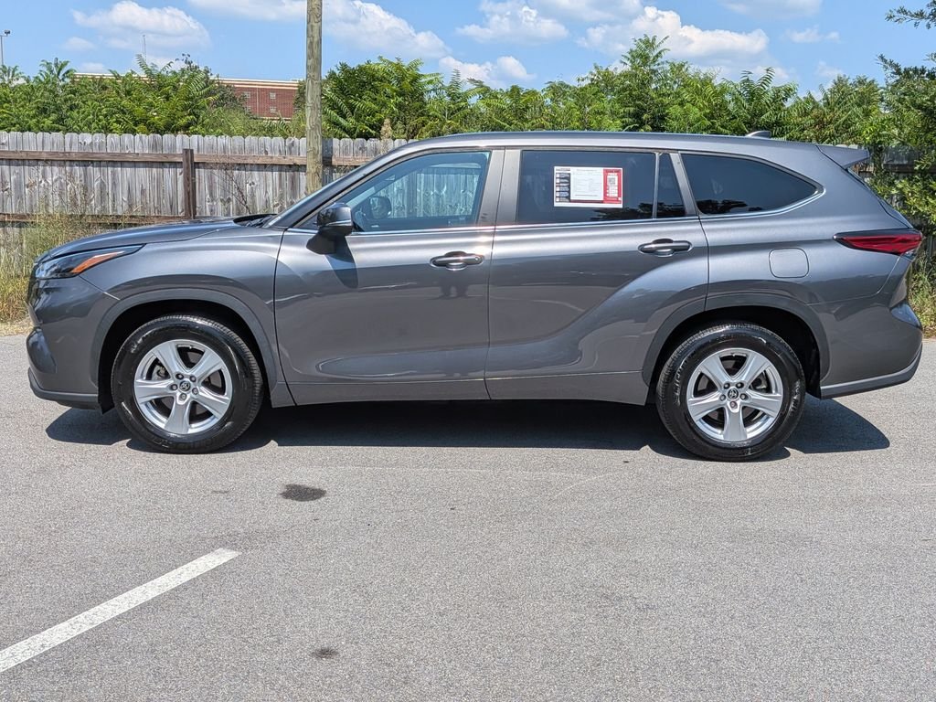 Used 2023 Gray Toyota LE image 3