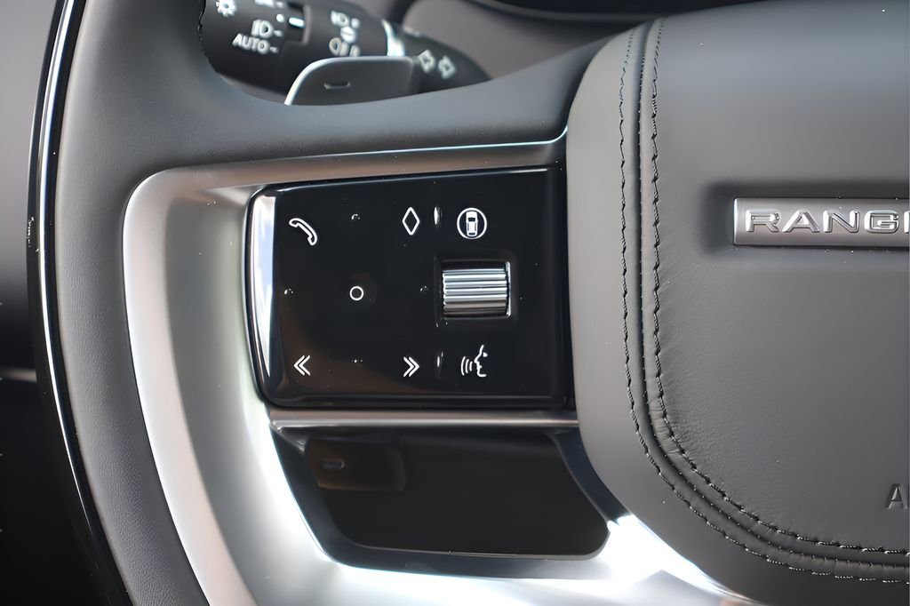 New 2026 Fuji White Land Rover SE image 19