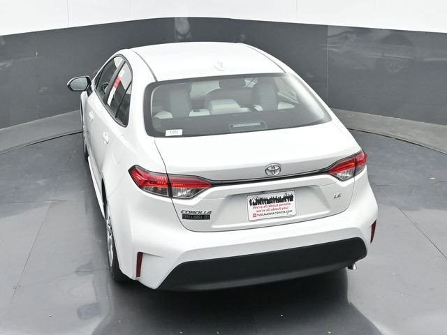 Used 2025 Wind Chill Pearl Toyota LE image 28