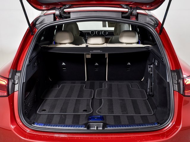 New 2026 MANUFAKTUR Patagonia Red Metallic Mercedes-Benz GLC 300 image 75