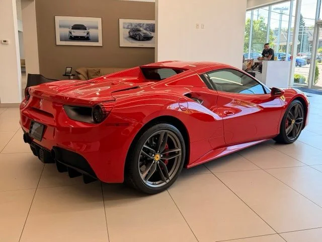 Used 2018 Rosso Corsa Ferrari Base image 12