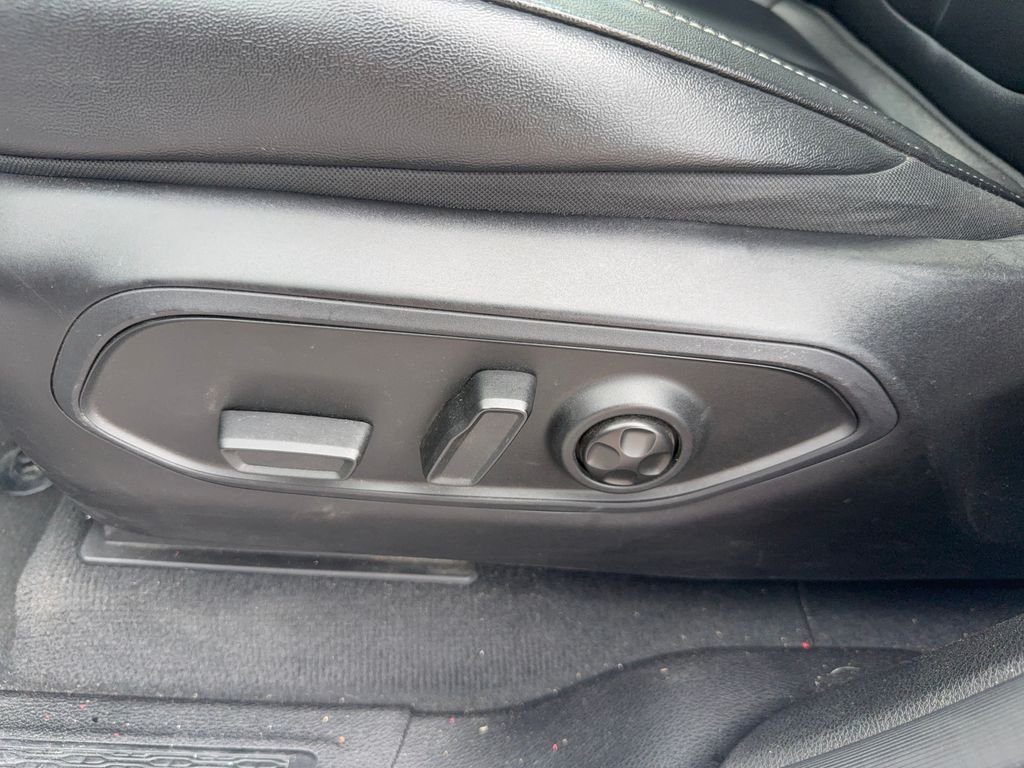 Used 2024 White Jeep 4xe image 12