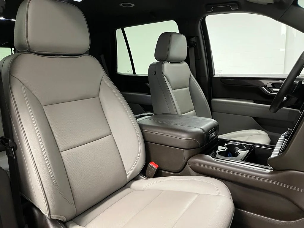 Used 2025 White GMC Elevation image 58