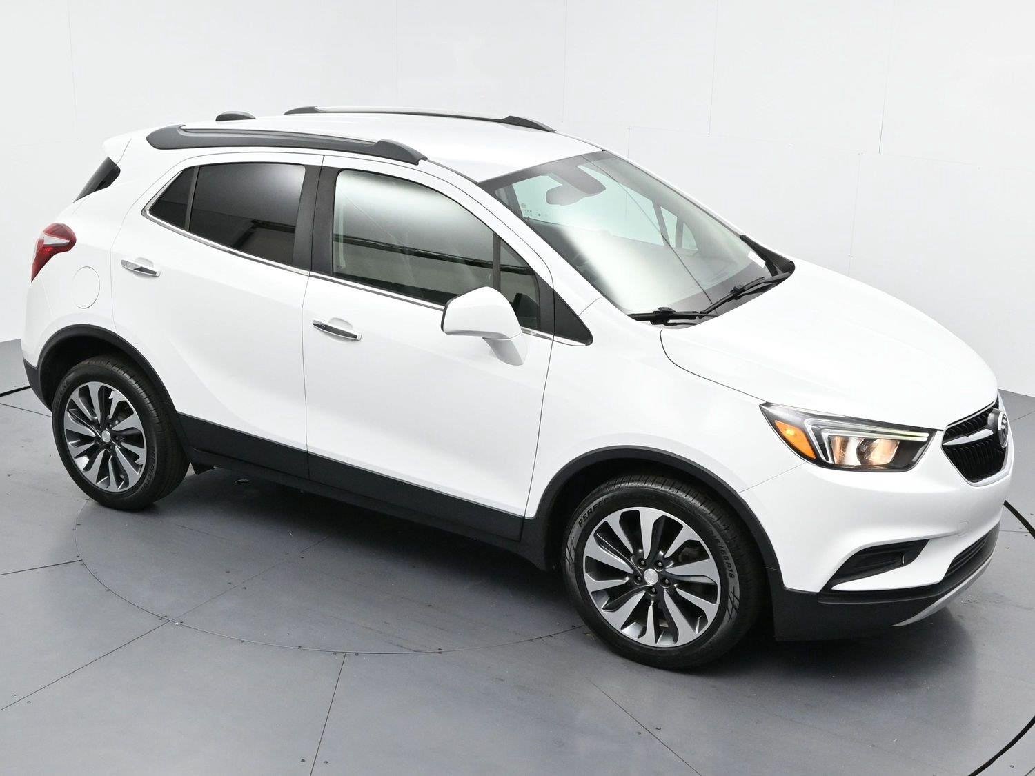 Used 2021 Summit White Buick Preferred image 33