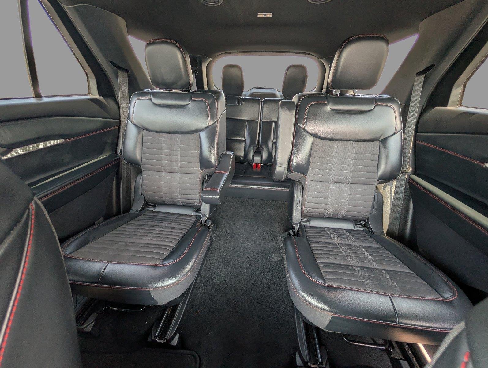 Used 2025 Carbonized Gray Ford ST-Line image 13