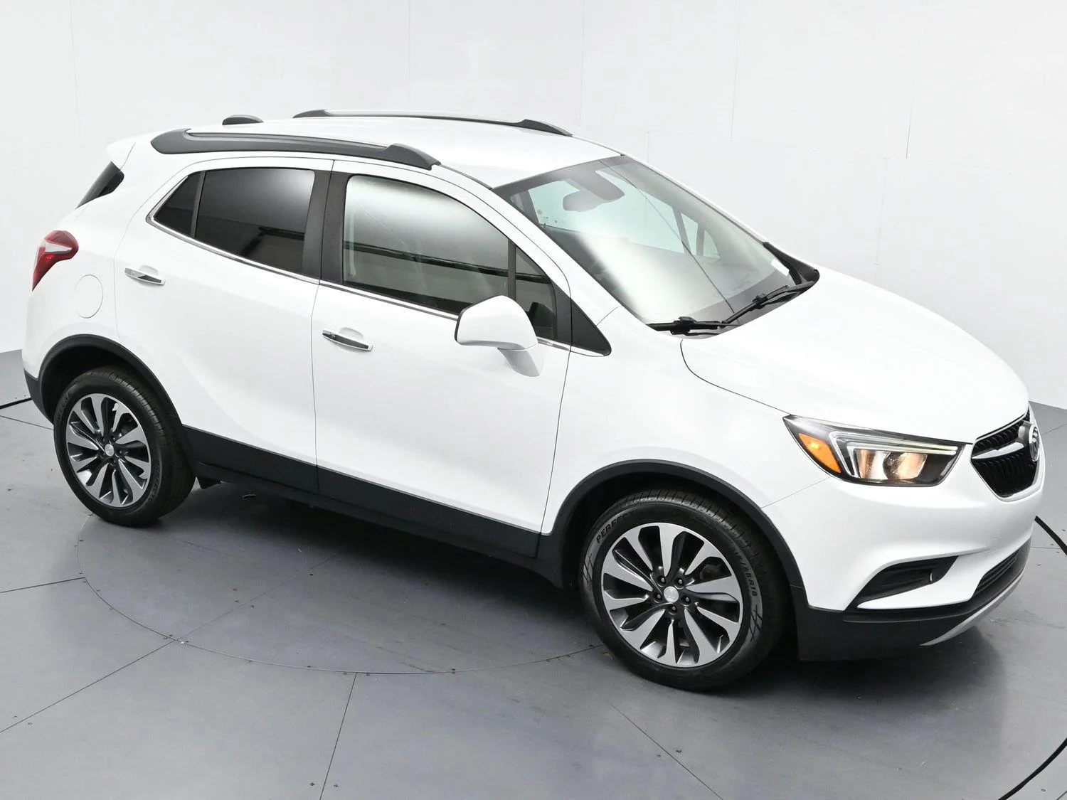 Used 2021 Summit White Buick Preferred image 33