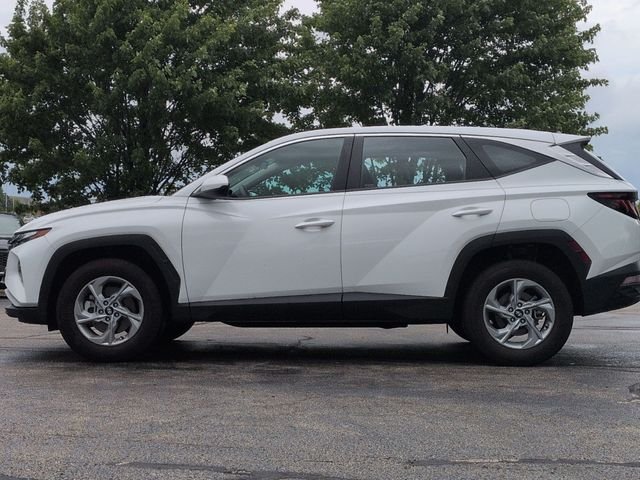 Used 2023 White Hyundai SE image 4
