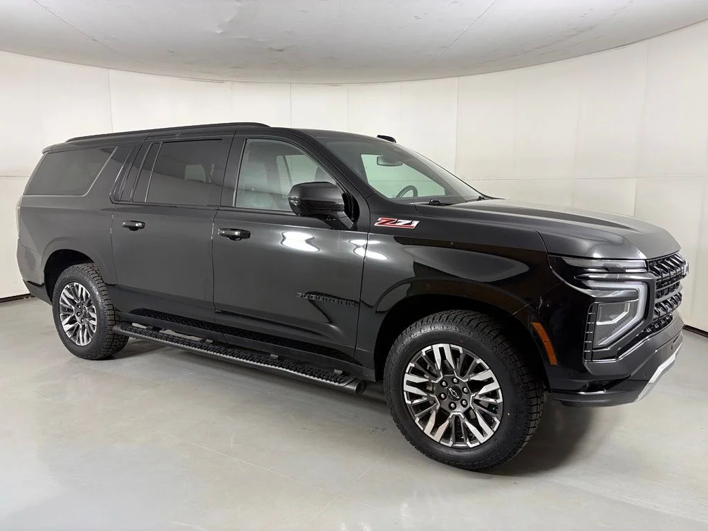 Used 2025 Black Chevrolet Z71 image 9