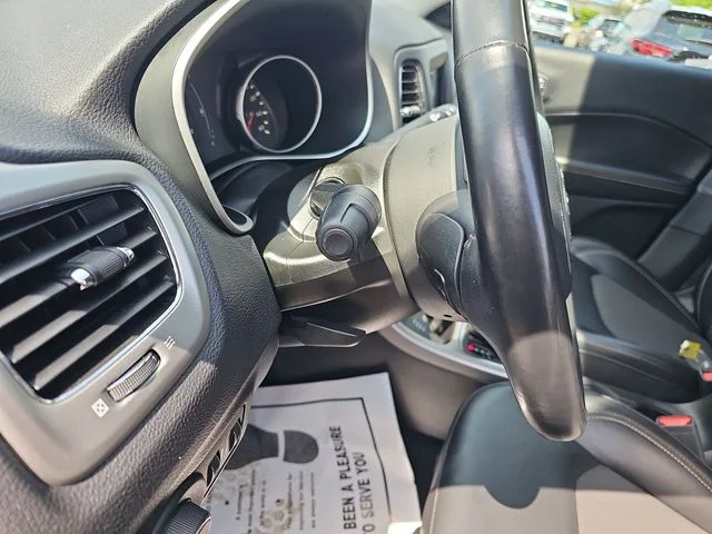 Used 2019 Black Jeep Latitude image 11