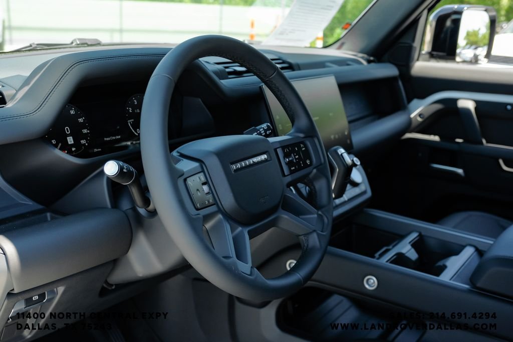 New 2026 Fuji White Land Rover X-Dynamic SE image 15