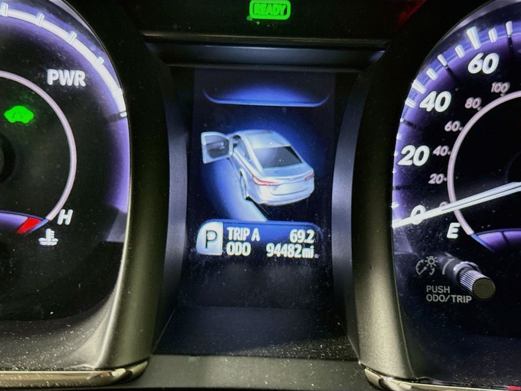 Used 2018 Magnetic Gray Metallic Toyota Hybrid XLE Premium image 12