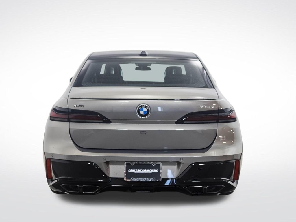 Used 2025 Gray Metallic BMW 760i xDrive image 4