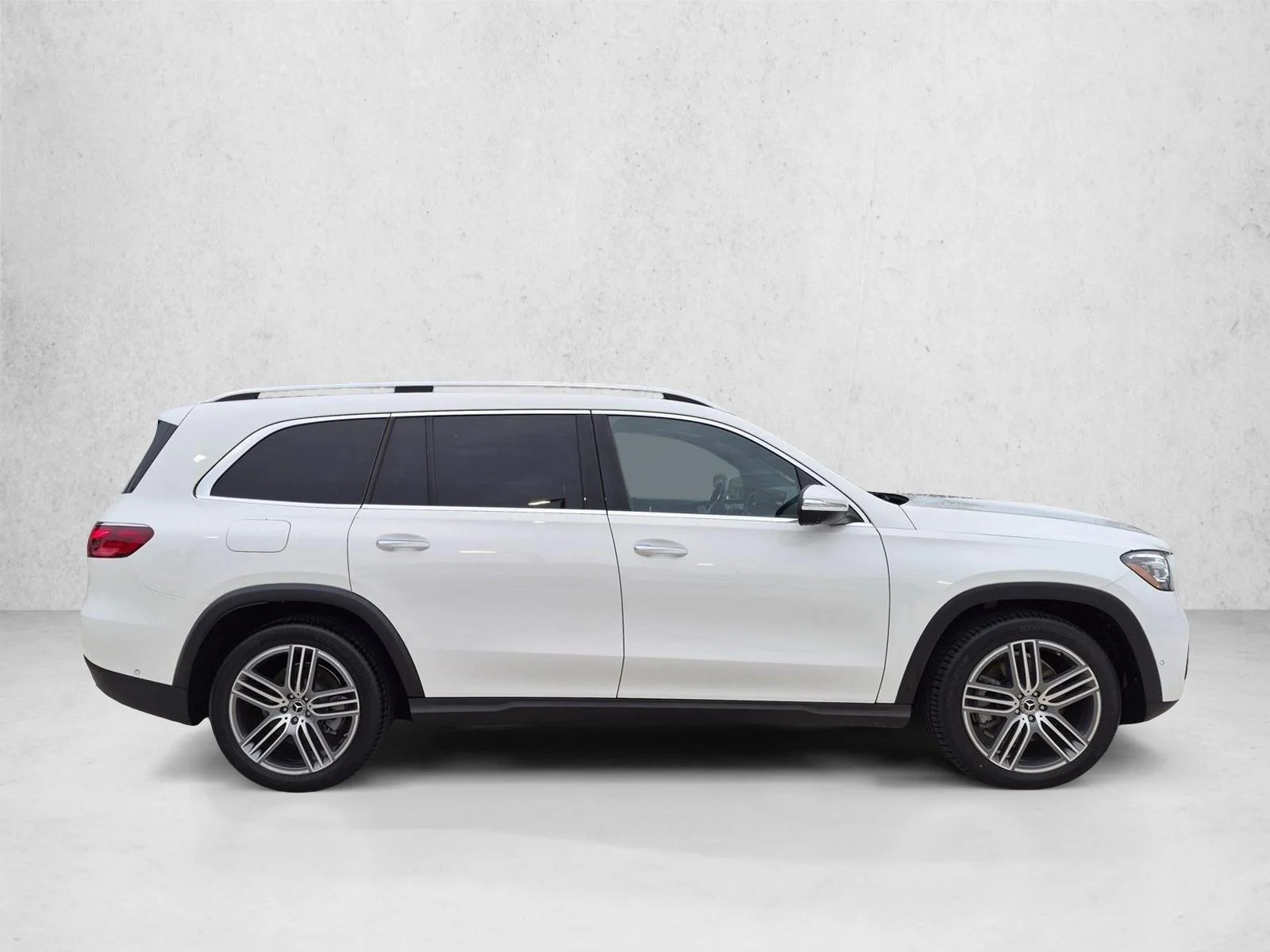 Used 2025 Polar White Mercedes-Benz GLS 450 image 4
