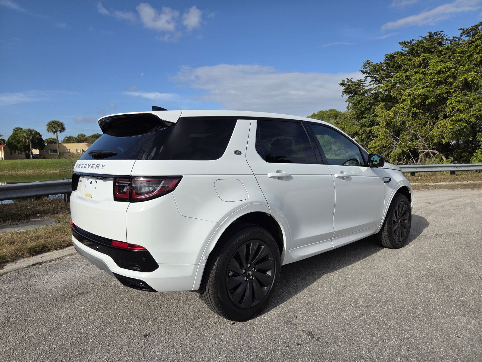 Used 2025 Fuji White Land Rover P250 S image 24