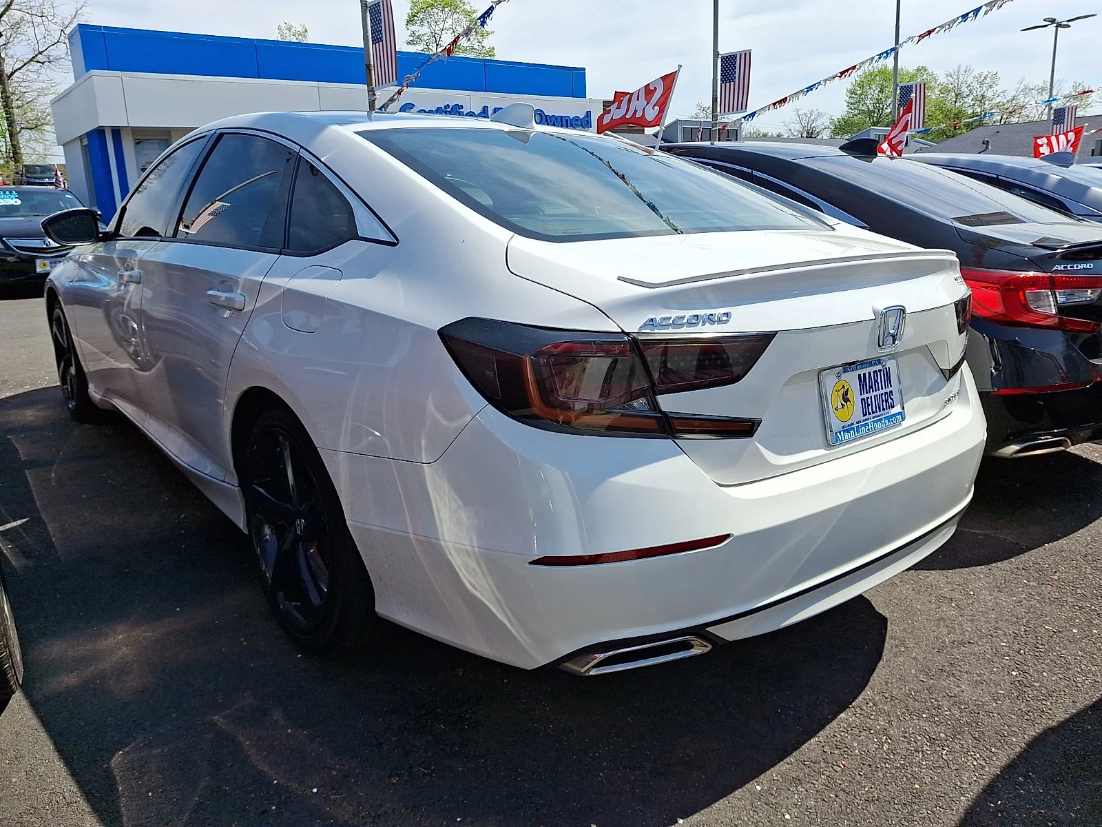 Used 2020 Platinum White Pearl Honda Sport image 5