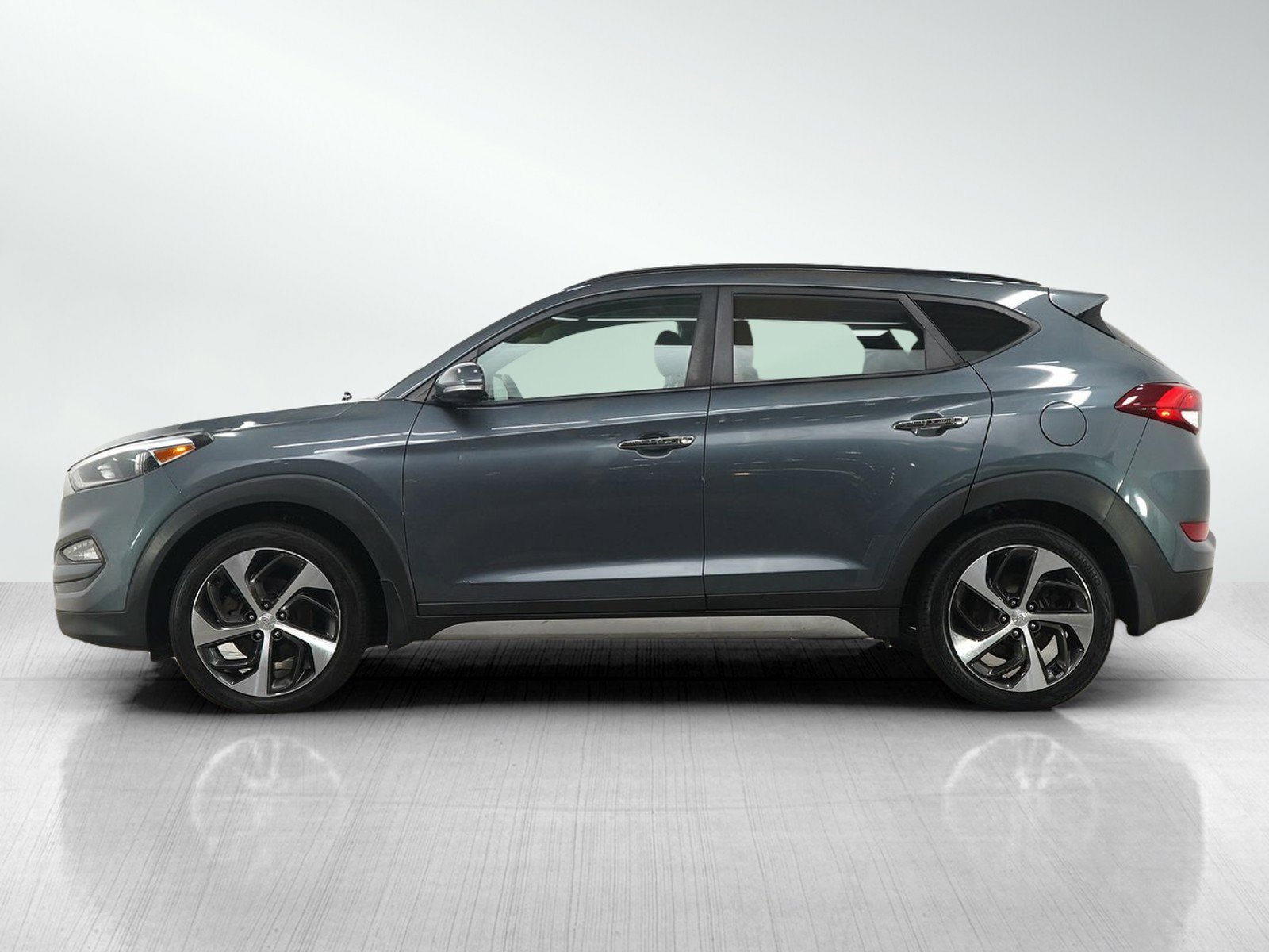 Used 2018 Hyundai Tucson Limited with VIN KM8J3CA23JU679720 for sale in Minneapolis, Minnesota