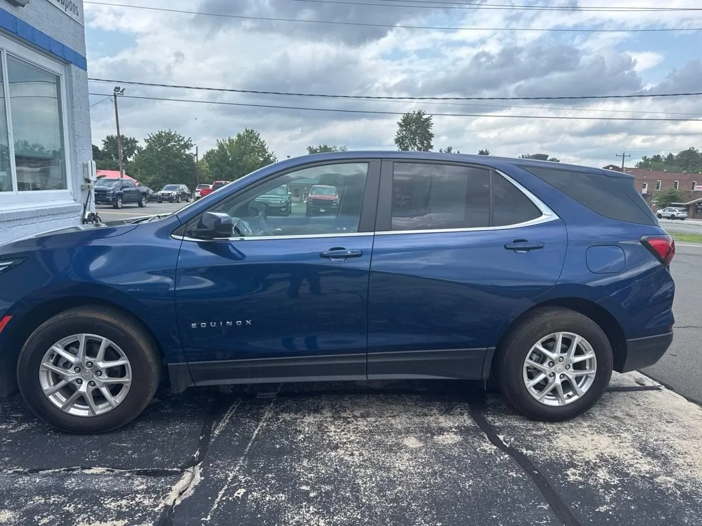 Used 2022 Blue Glow Metallic Chevrolet LT image 4