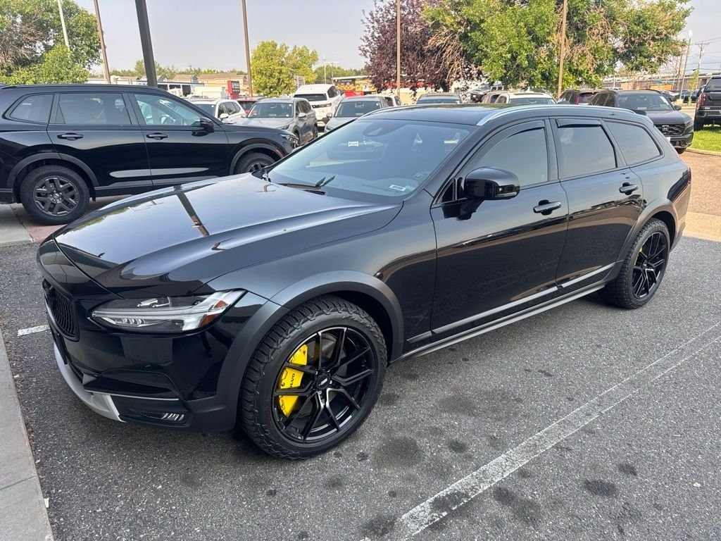 Used 2020 Black Volvo T6 AWD image 2