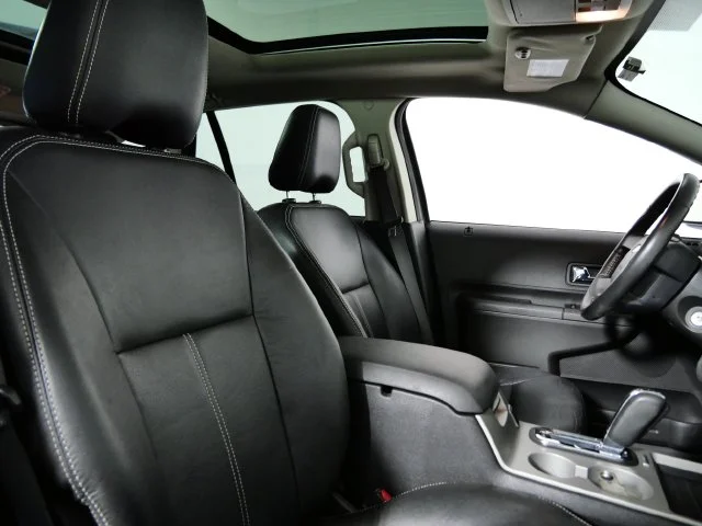 Used 2009 Gray Ford Limited image 12