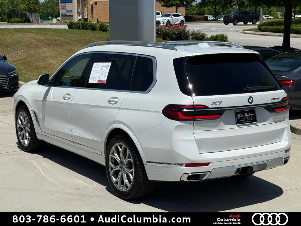 Used 2023 White BMW xDrive40i image 11