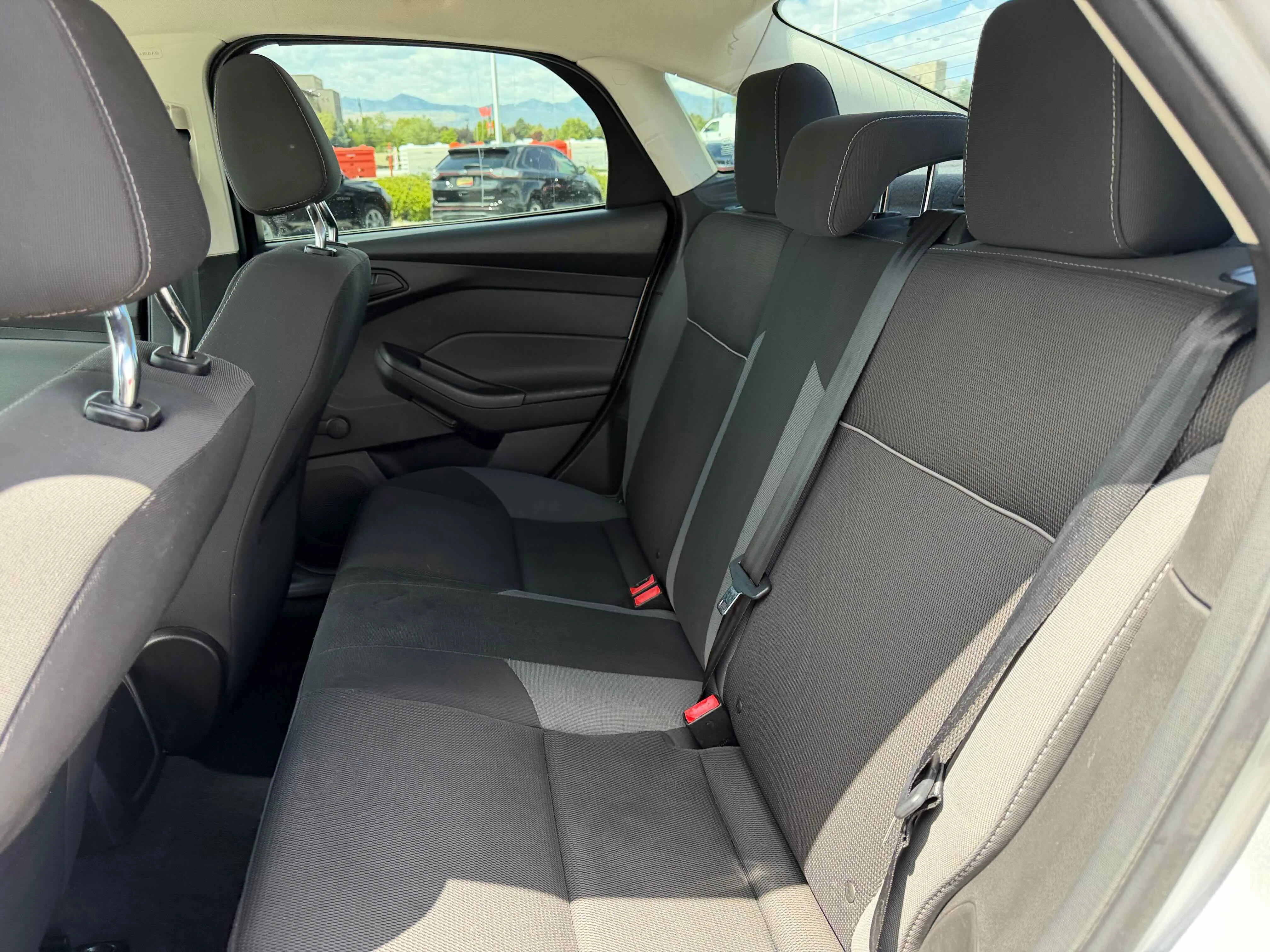 Used 2013 Ingot Silver Ford S image 23