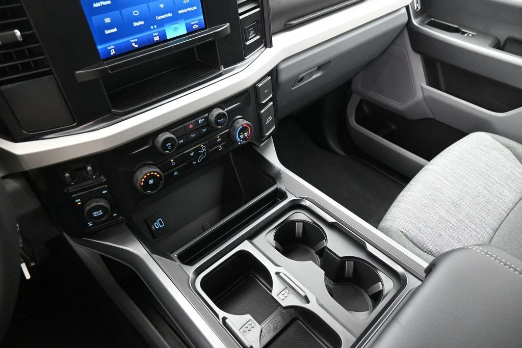 New 2026 Oxford White Ford XLT image 21