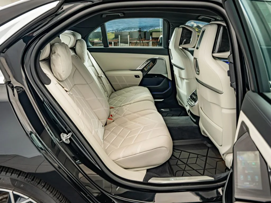 Used 2024 Black Sapphire Metallic BMW eDrive50 image 36