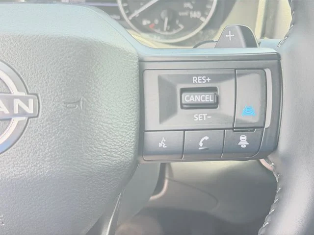 Used 2025 White Nissan SV image 18