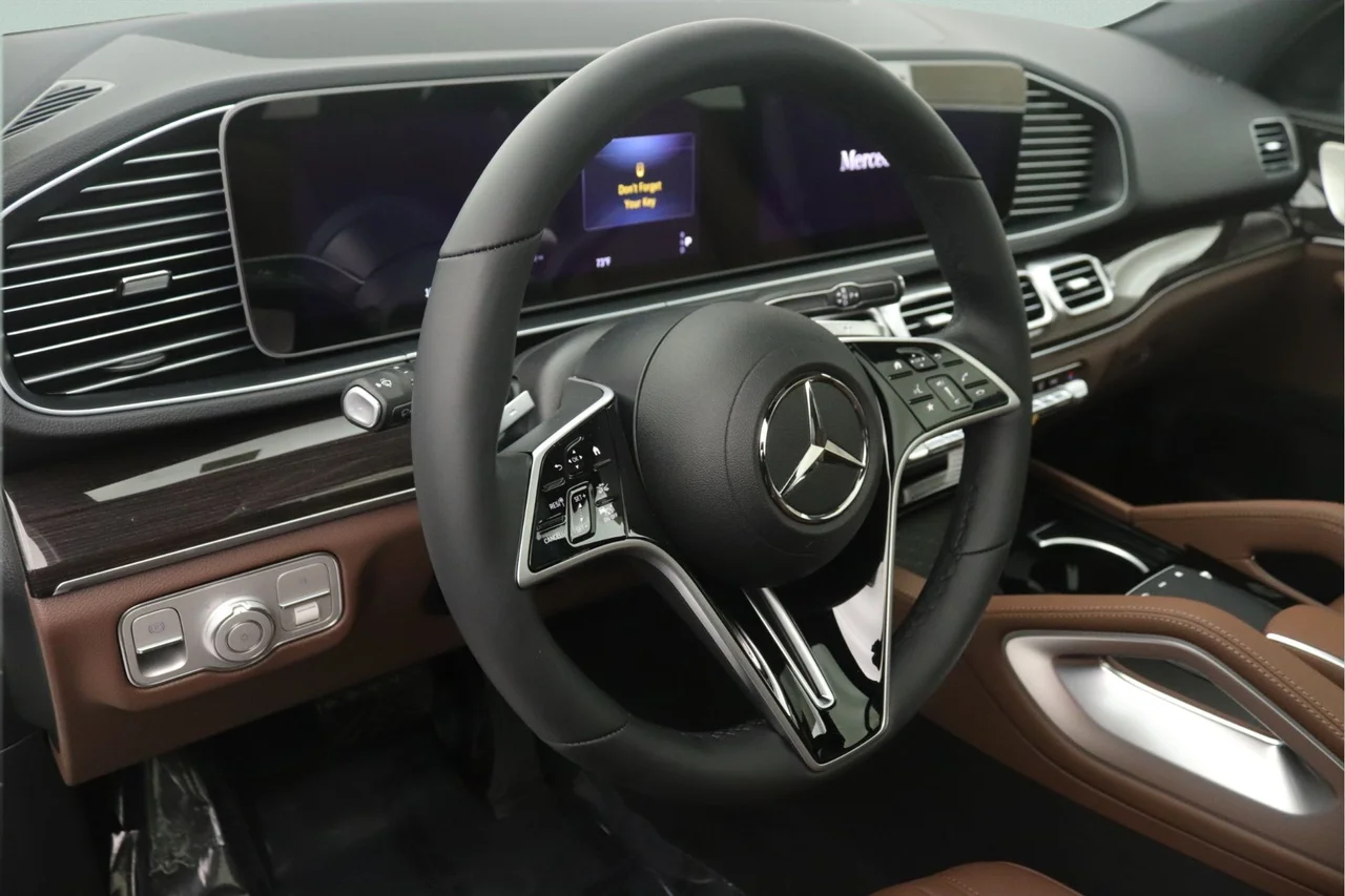 Used 2026 Polar White Mercedes-Benz 450 4MATIC® image 4