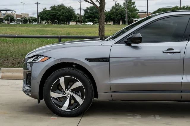 2026 Jaguar F-Pace R-Dynamic S - Photo 14