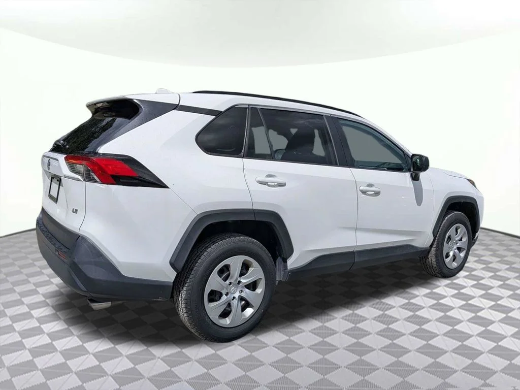 Used 2021 White Toyota LE image 3