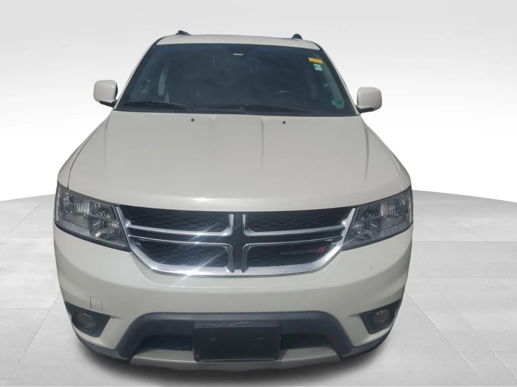 Used 2014 White Dodge Limited image 10