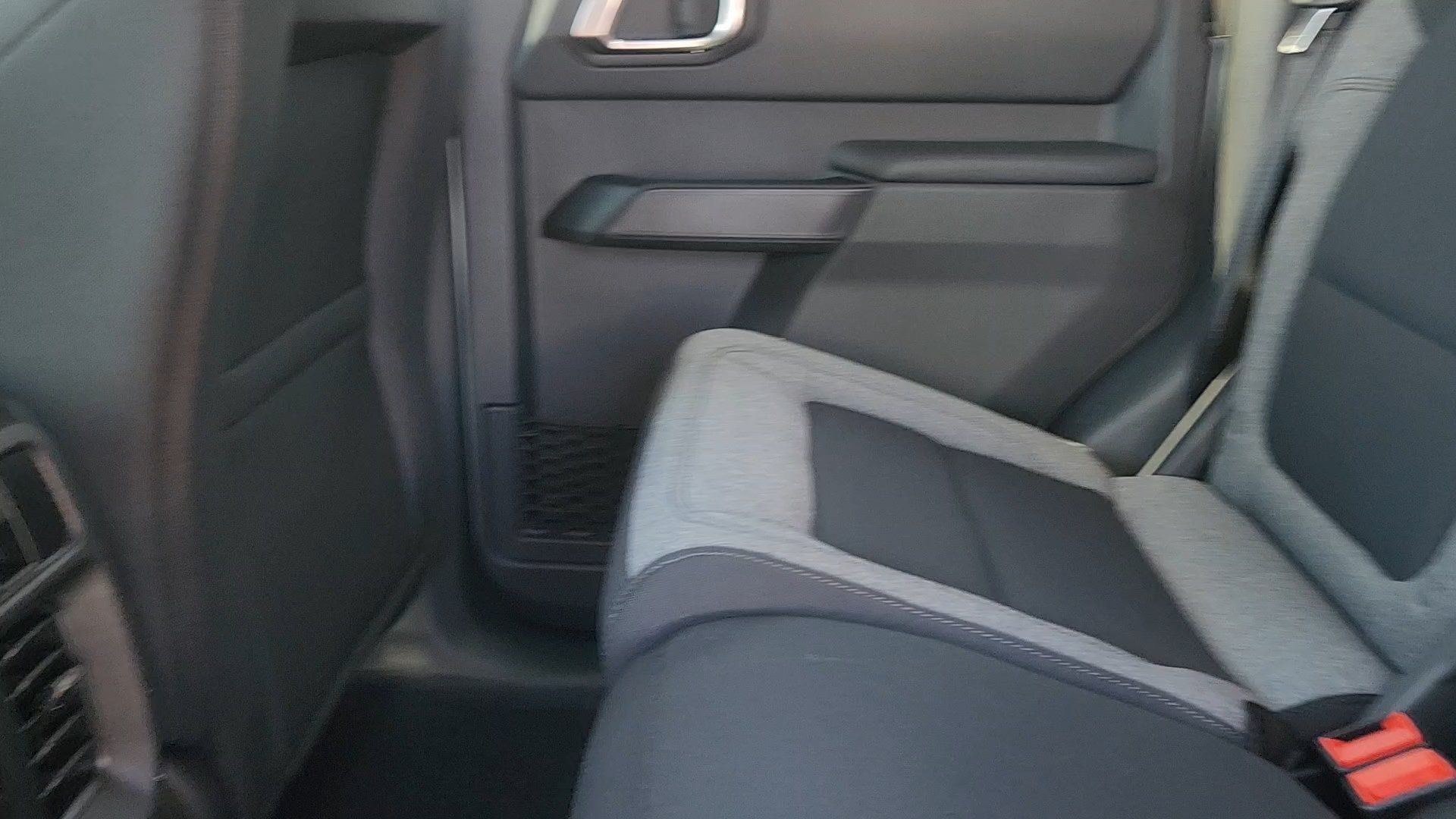 New 2026 Avalanche Gray Ford Big Bend image 35