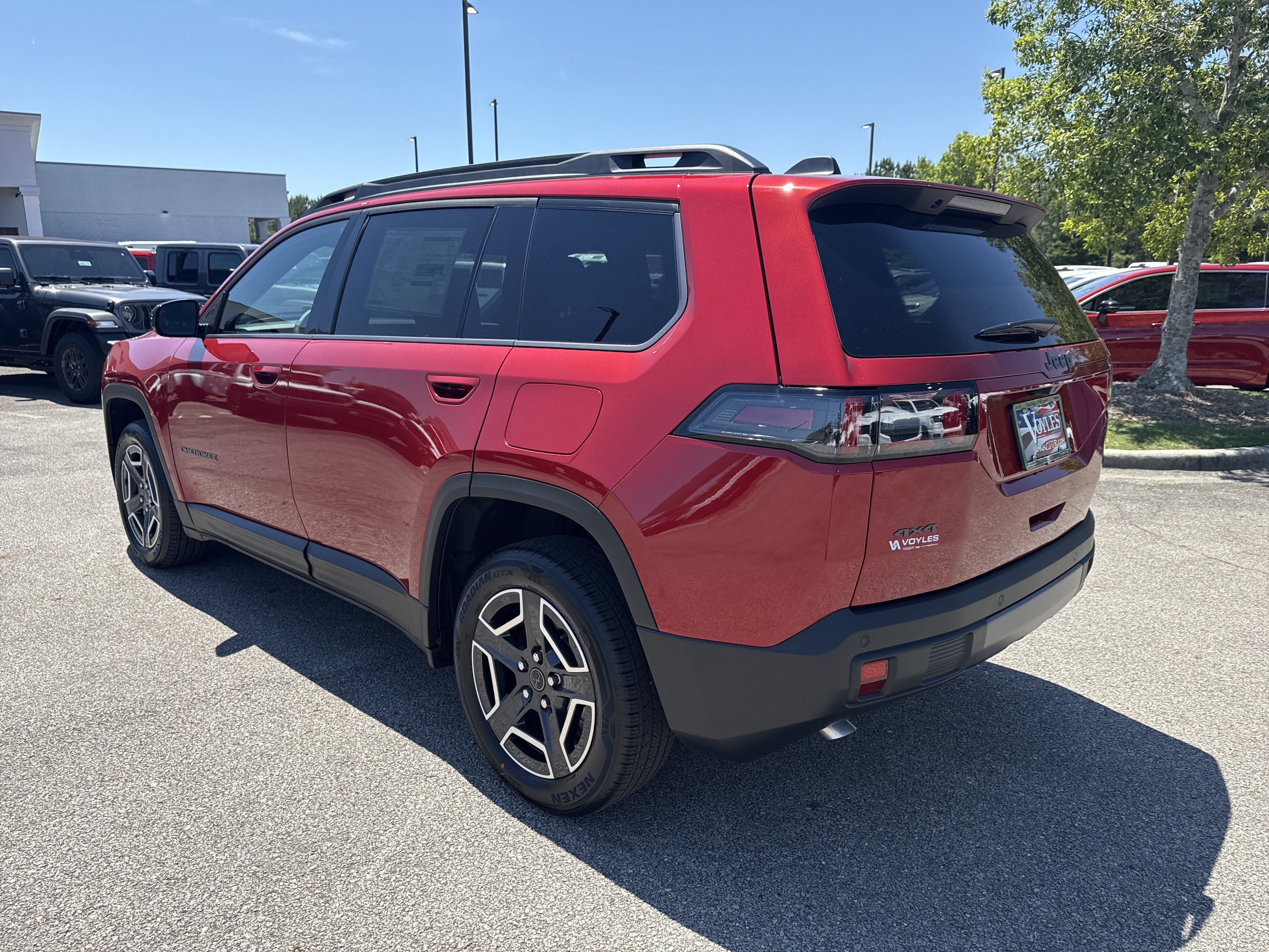 New 2026 Red Hot Pearl-Coat Exterior Paint Jeep Limited image 6