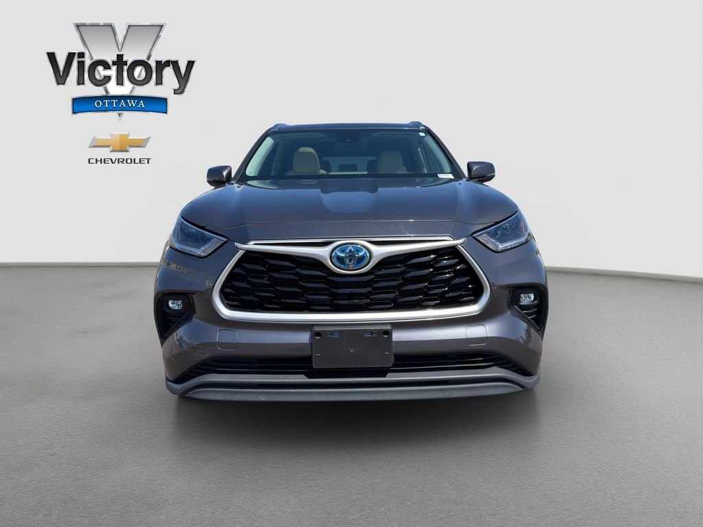 Used 2021 Toyota Highlander XLE with VIN 5TDHBRCH9MS537200 for sale in Kansas City