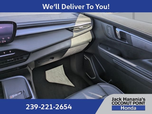 Used 2025 White Buick Sport Touring image 18