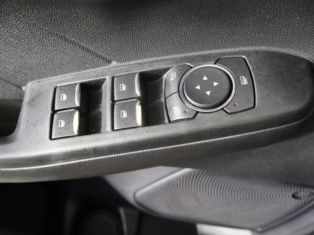 Used 2022 Black Ford SE image 34
