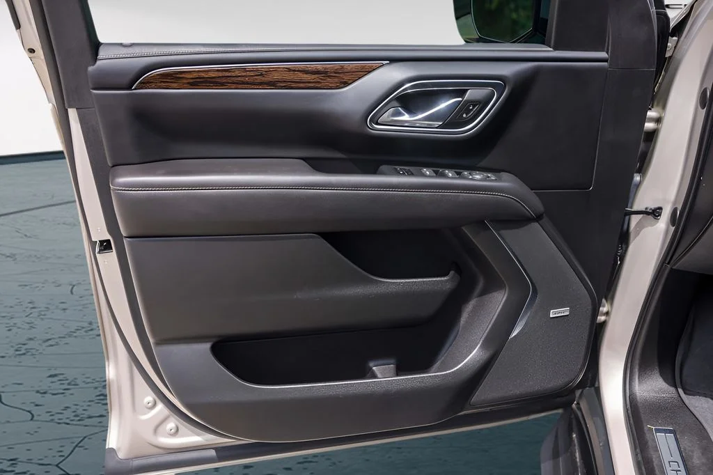 Used 2023 Beige Chevrolet Premier image 28