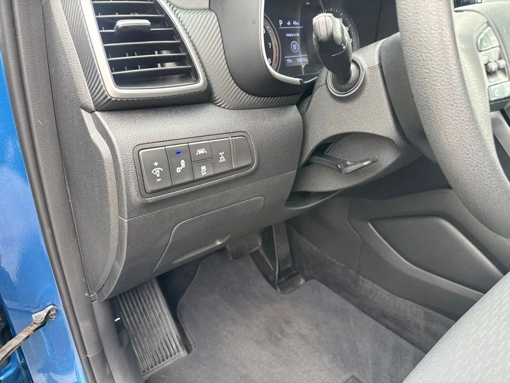 Used 2020 Aqua Blue Hyundai Value image 19