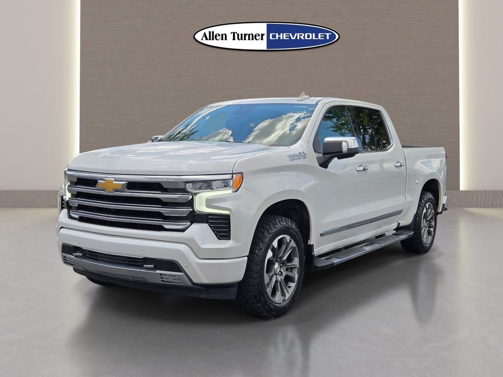 Used 2024 Beige Chevrolet High Country image 4