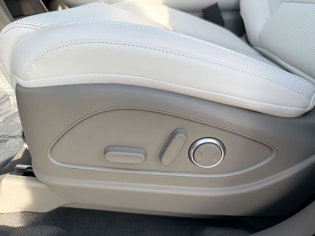 New 2026 White Hyundai SEL AWD image 14