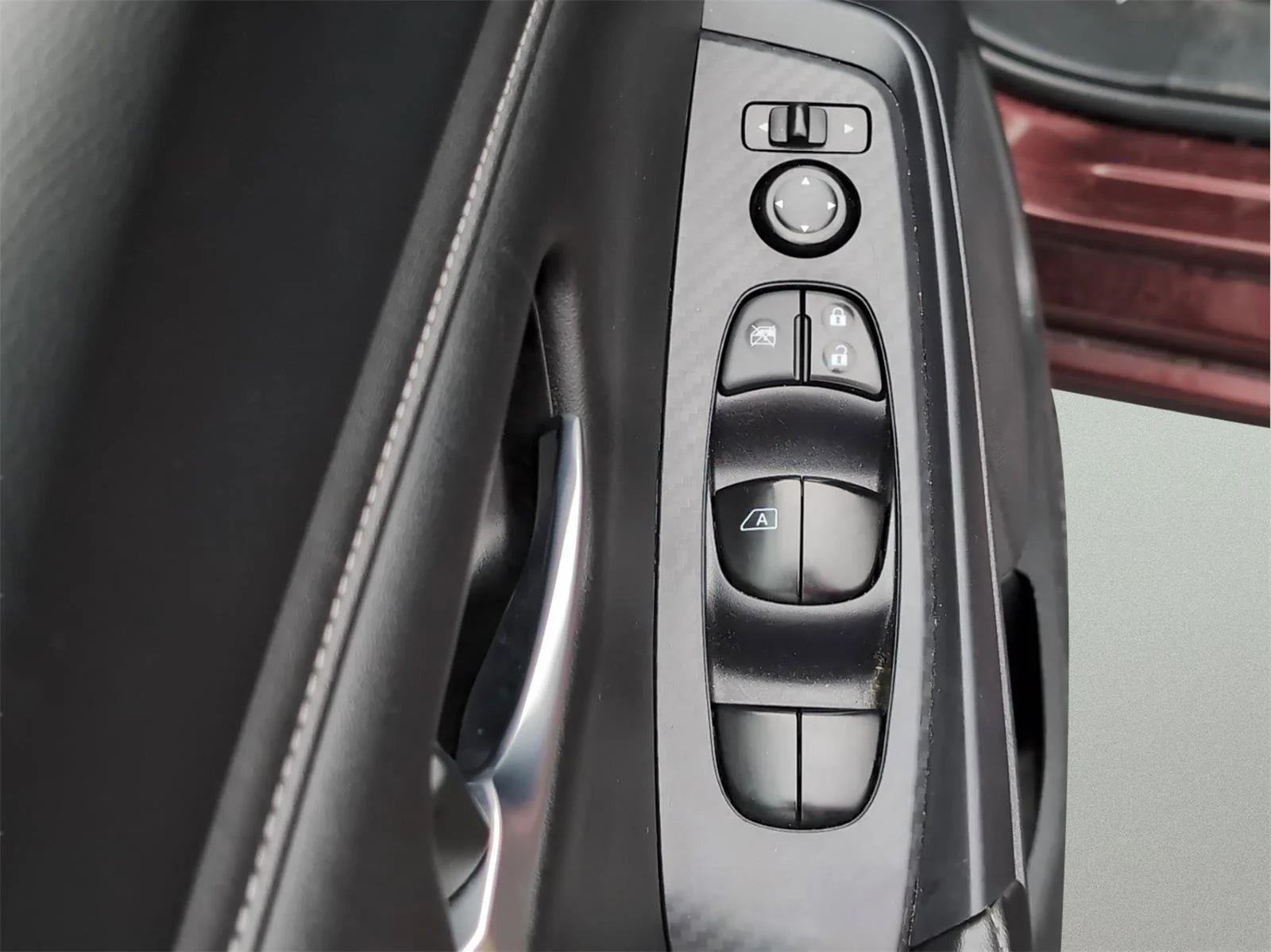 Used 2024 Rosewood Metallic Nissan SV image 14