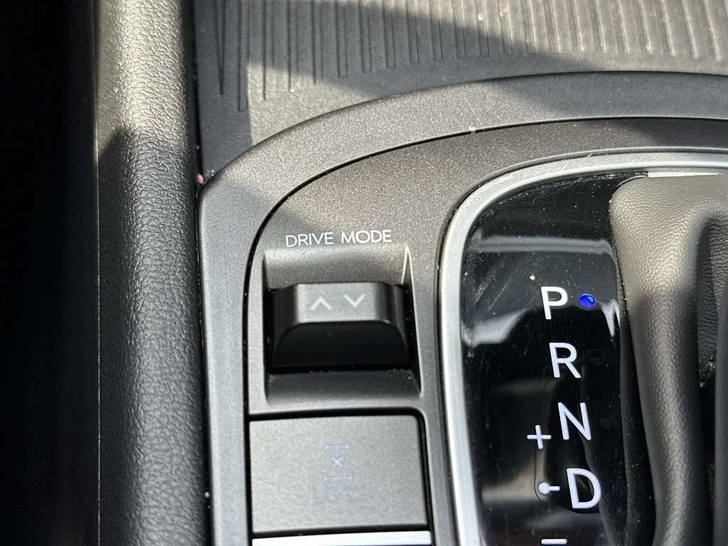 Used 2025 Cyber Gray Metallic Hyundai SEL image 23