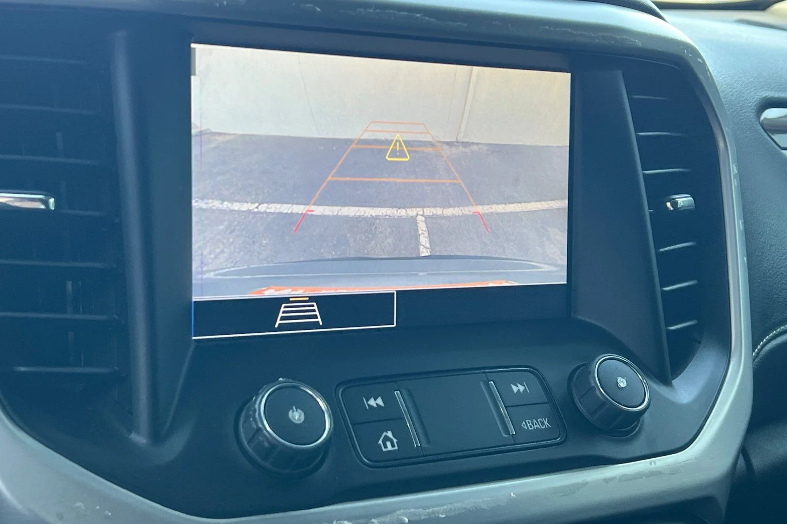 Used 2023 Silver GMC SLE image 19